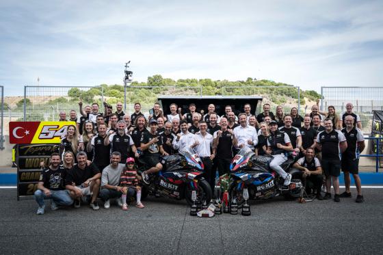 BMW rider takes WSBK championship trophy from Ducati BMW rider takes WSBK championship trophy from Ducati image