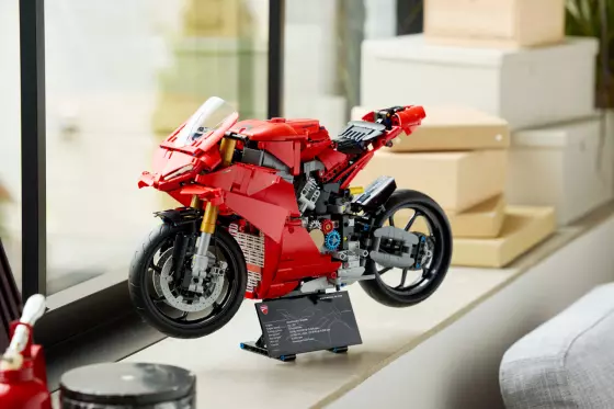 This is a 1,603-piece LEGO Ducati Panigale V4 S This is a 1,603-piece LEGO Ducati Panigale V4 S image