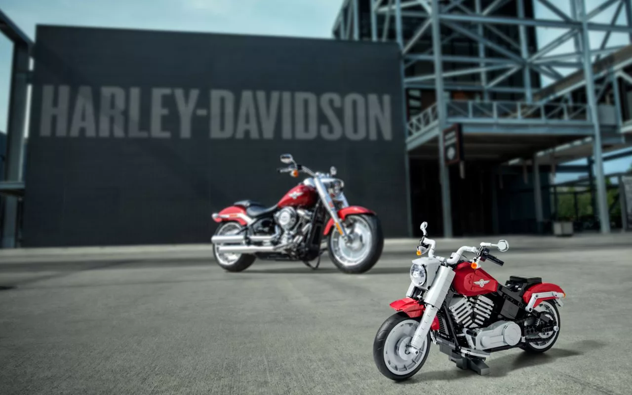 Lego has a Harley-Davidson Fat Boy Creator Expert kit