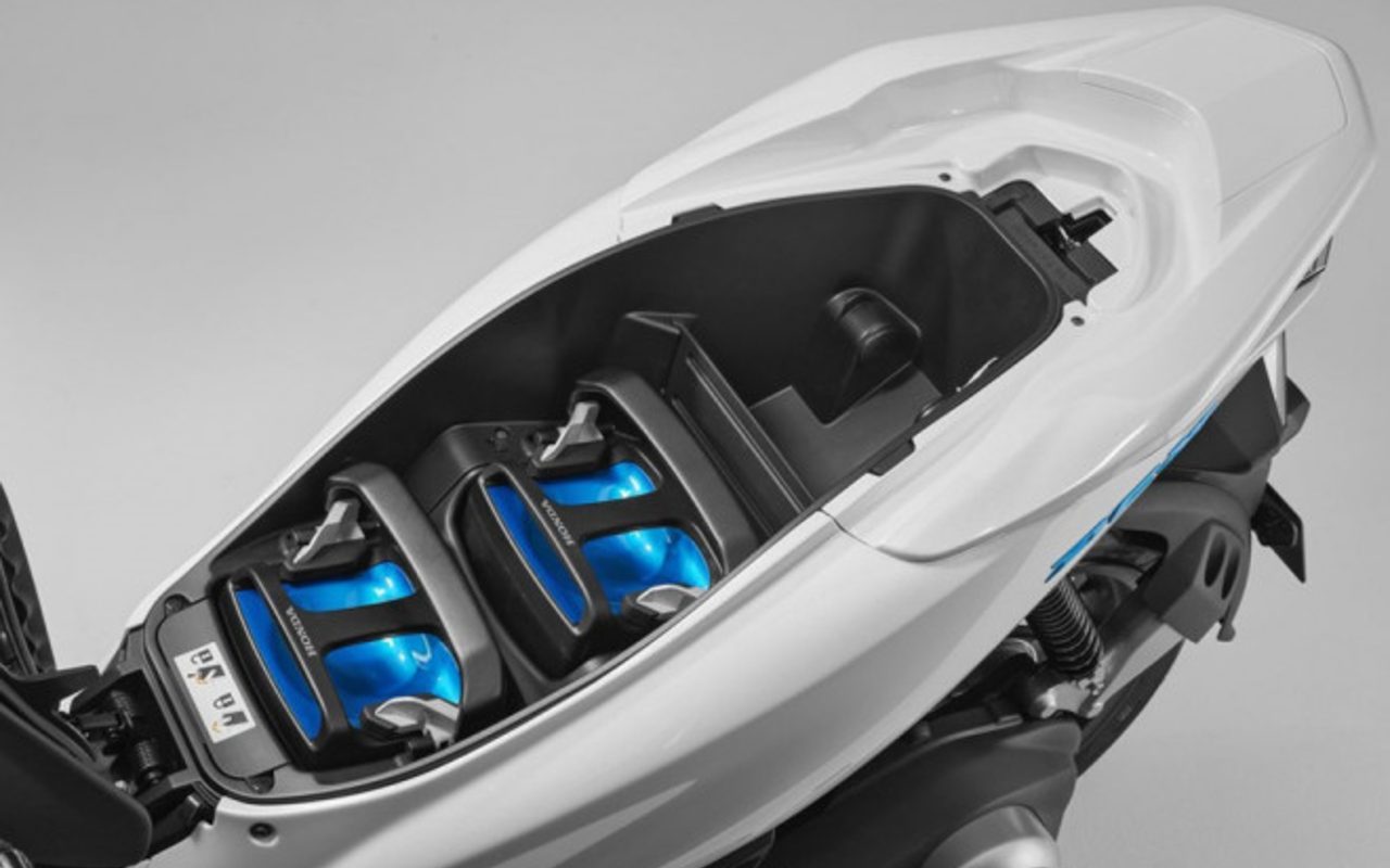 KTM, Honda, Piaggio, Yamaha sign pact for swappable batteries
