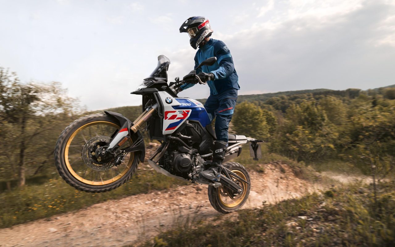 BMW unleashes enduro-oriented F900 GS
