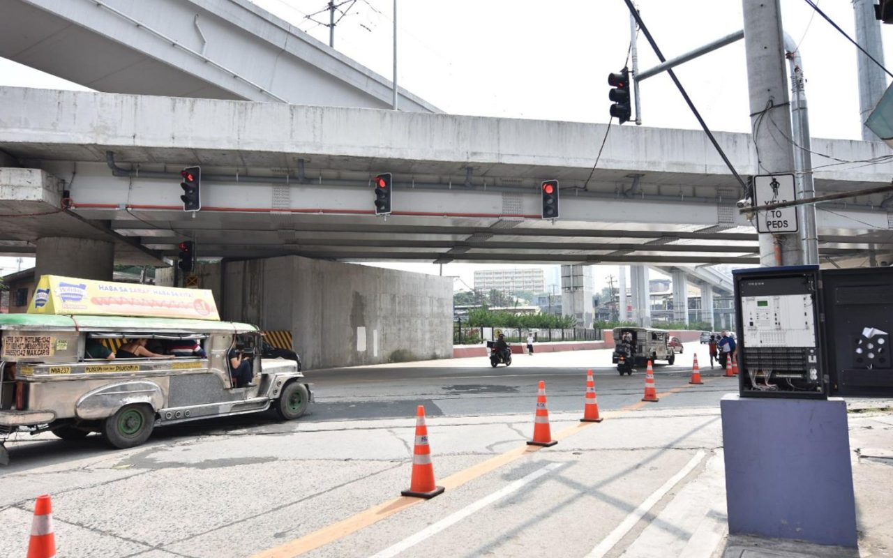 MMDA and NLEX Corp. install ‘hi-tech’ traffic lights in Manila, Caloocan