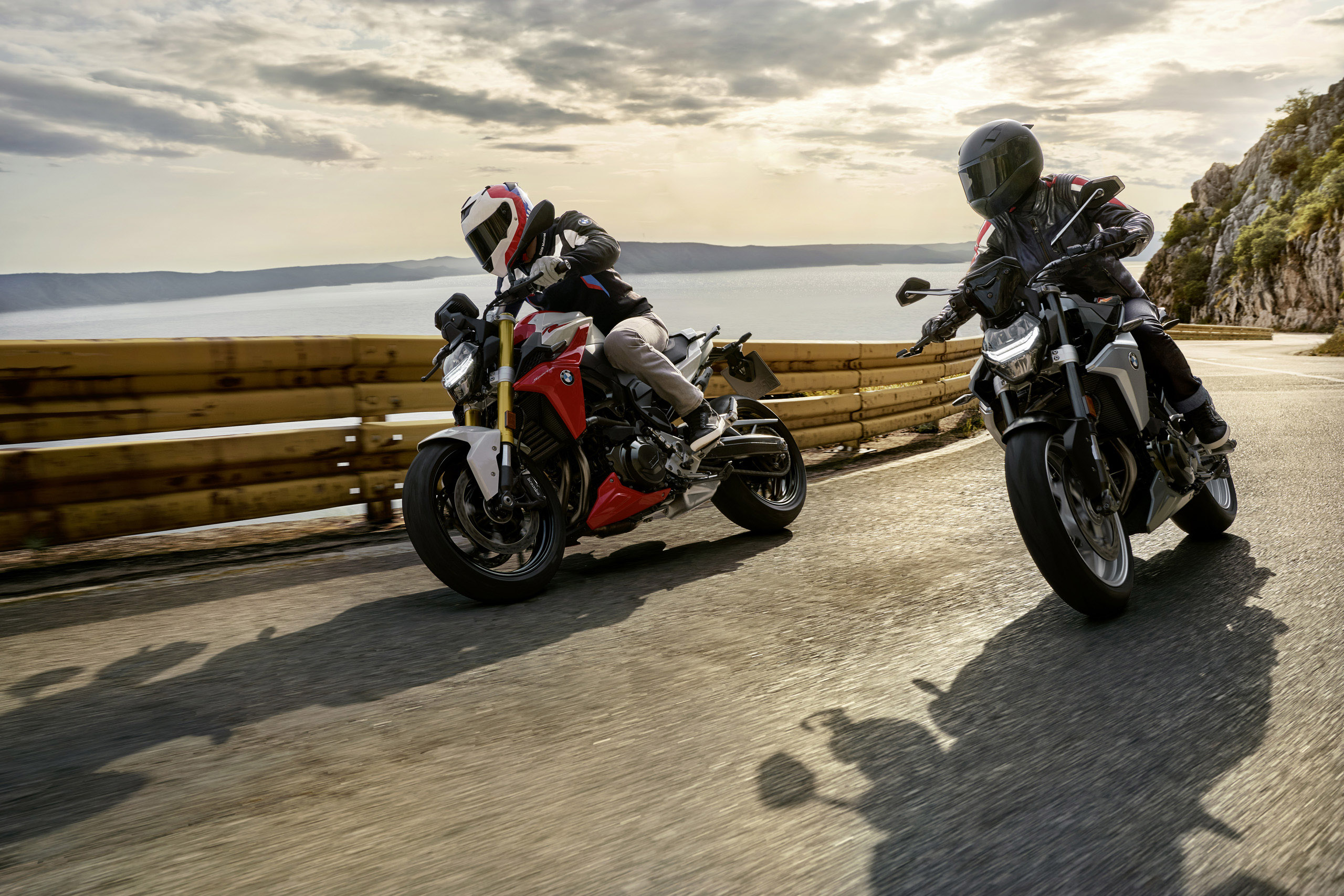 2020 Bmw F 900 R Brings The Fight To Japanese Naked Bikes Motorcycle News